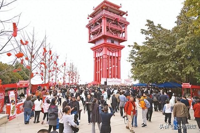 昨日 数十万达州市民登高祈福！