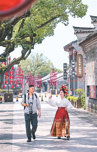 创新，中国旅游兴旺的法宝（览胜观潮）