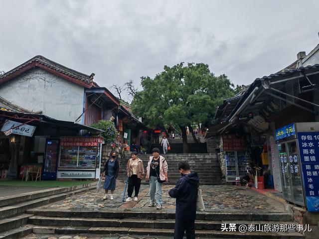 为什么登泰山一定要去一次红门宫？答案暗藏在1块碑刻3所建筑中