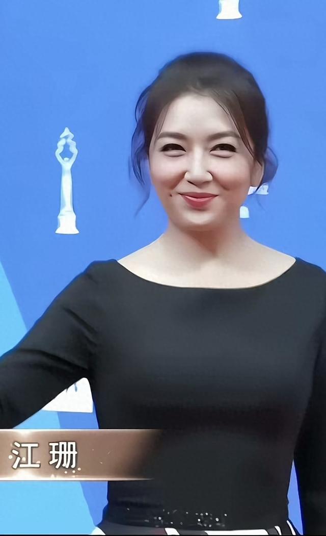 57岁江珊，身材还是那么好，越老越漂亮，靳东把最好的年纪给了她