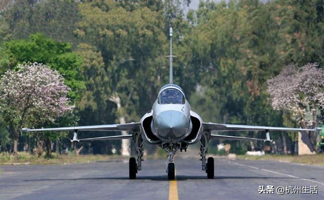 枭龙畅销60架只是开端！美媒：中国三款战斗机发力用户遍布全球！