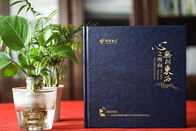 简短公司周年庆祝福语句子（公司周年庆纪念册怎么制作）