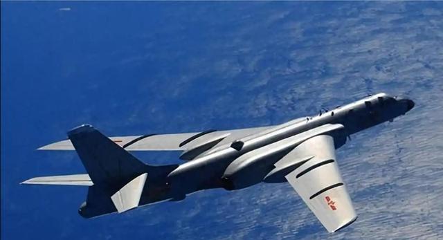 日本无视警告，硬去南海捣乱！解放军一点不惯着，轰炸机群已起飞