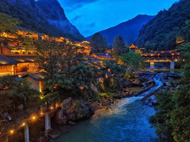 北海道要蹭望仙谷的流量？原来外国人不懂中国原创文旅的流量密码