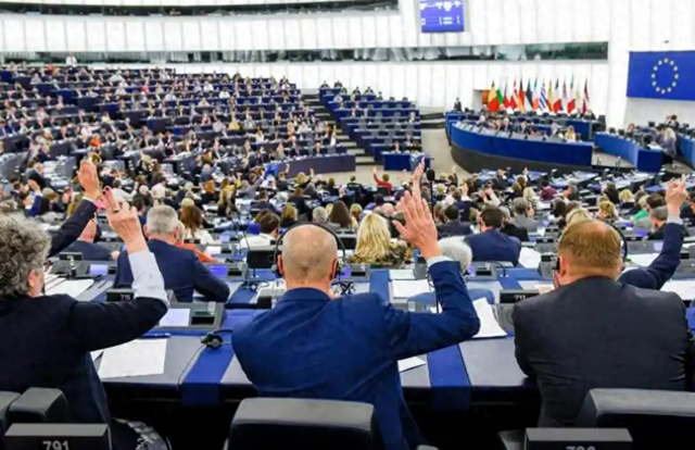 503票通过！欧洲议会对华下挑战书，中方连续2天反击，或重启制裁