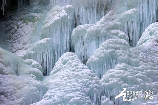 【视觉临汾】霍州悬泉山冰瀑引“舞”客 迎接多地攀冰爱好者