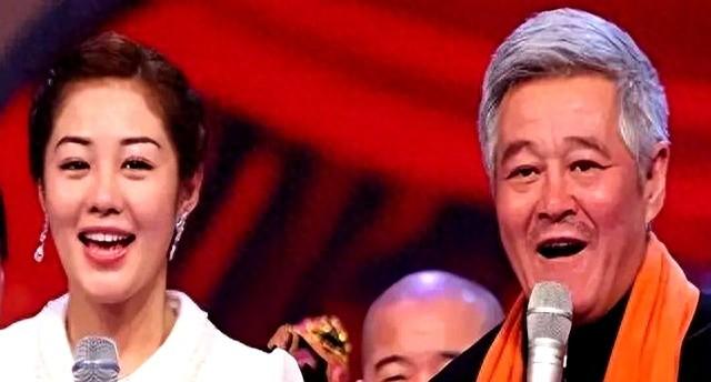 她被赵本山养了11年，却在嫁给富豪后受到惨痛教训	，如今涅槃重生