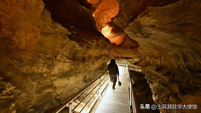 贾勒洞穴带动黑海地区旅游业发展