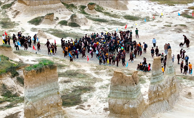 游玩中解锁“大地雕塑”！大同土林，让孩子玩到不想走