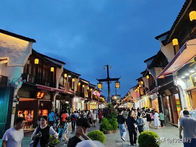 大无语!为啥杭州河坊街的美食又贵又难吃,却还能火成这样?