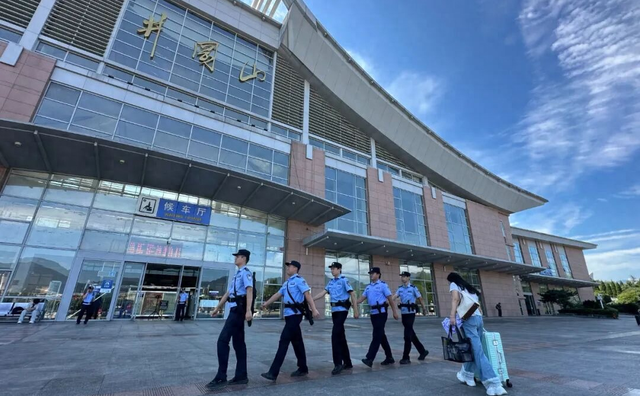 井冈山景区面向全国警察免门票！