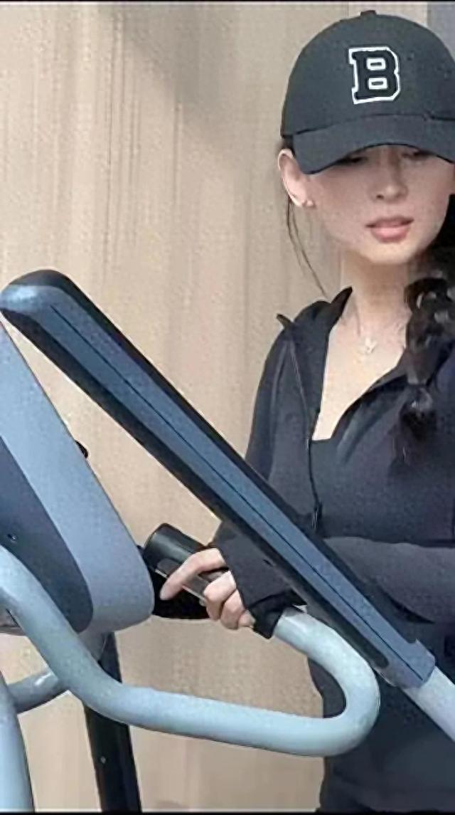 汪峰这辈子真是值了，第四任越来越年轻漂亮