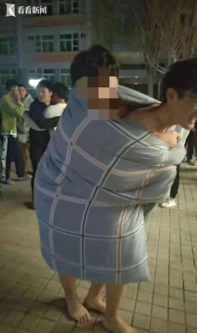 高校逃生攻略（地震后西安高校大学生的逃生技能有多机智）