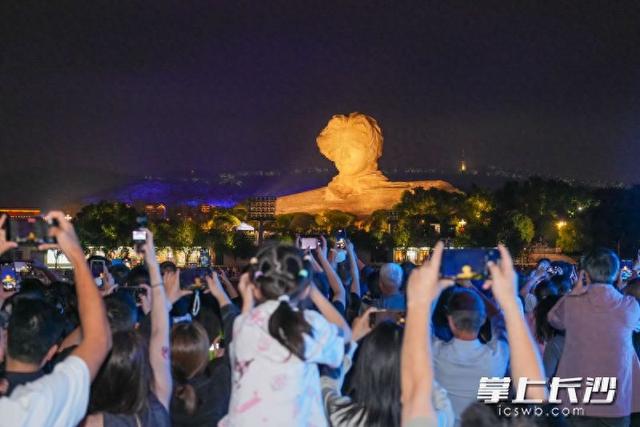 秋风送爽 夜游湘江 | 组图