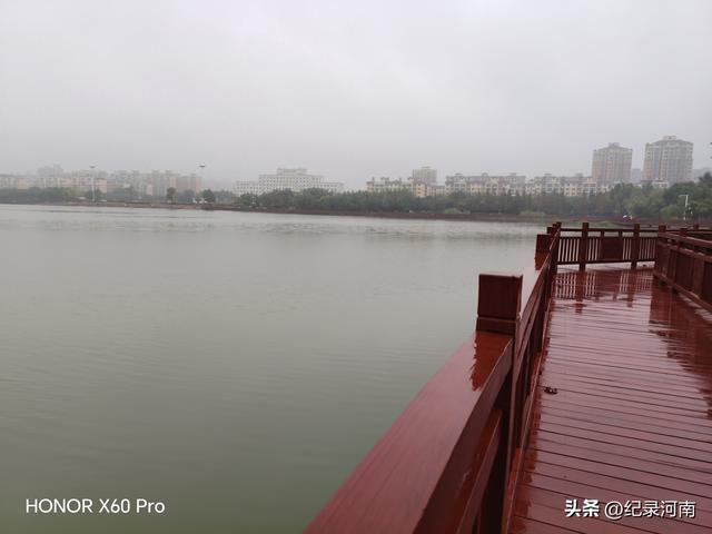 七上八下全国文明城市柘城县迎来汛期，晨练国家湿地公园榕湖发现