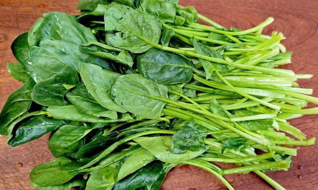 钾是香蕉的21倍，建议中老年人，隔天吃一次，腿脚有劲	，精神好~