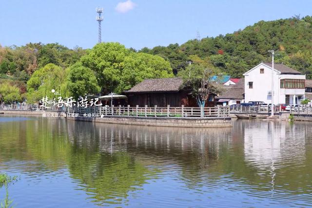 绍兴上虞的豆荚形公园，却是四面环水的网红茶社，休闲品茶太惬意