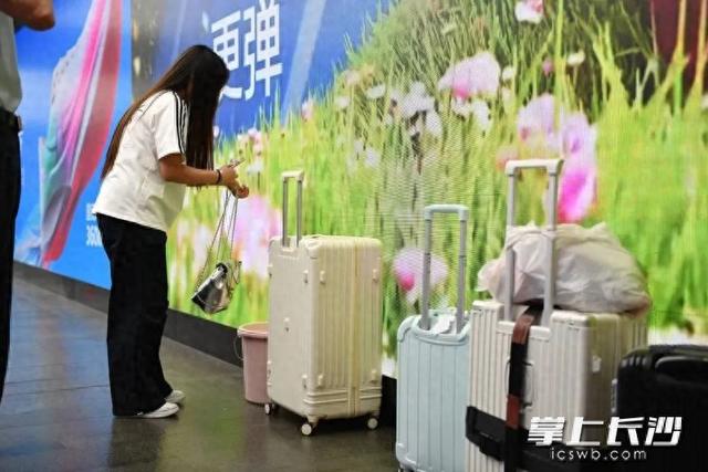 双节来天心：“无人行李墙”升级服务，登古阁体验“文武双全”