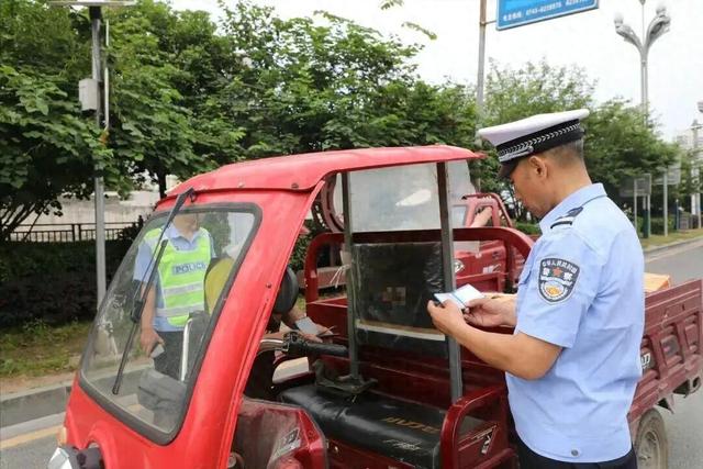 持有C1驾照注意！只需150元增驾！二轮、三轮、四轮车都能驾驶