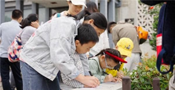 铜陵市郊区科协举办“守护长江微笑·探秘千年古镇”科普研学活动