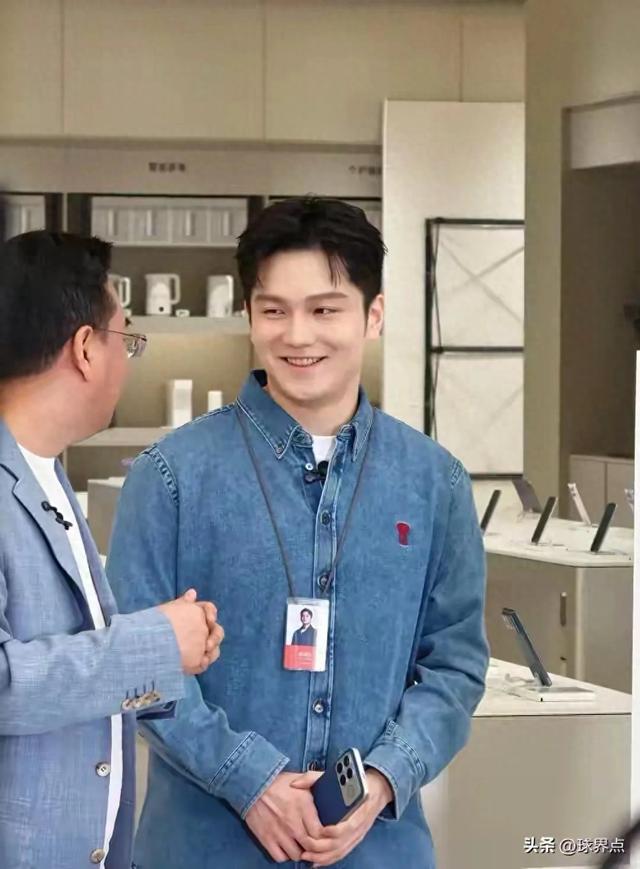 樊振东连夜飞北京！恩师兄弟齐聚，三件大事揭晓