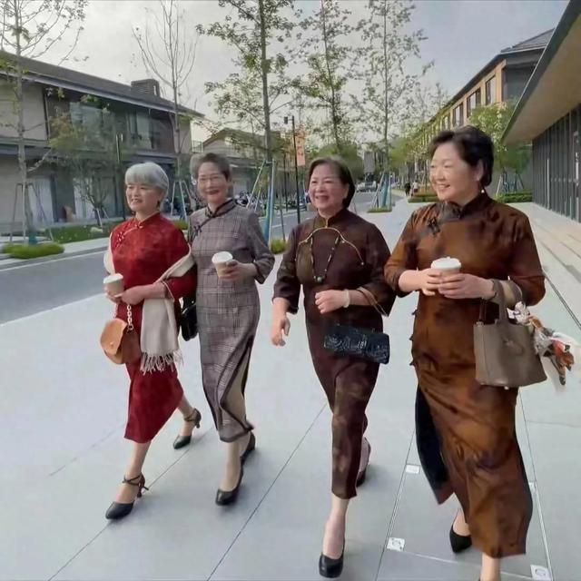 上海第一批“女光棍”进了养老院，她们现在的处境，到底怎么样？