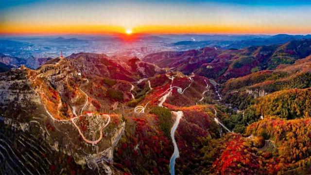 南有琅琊古城｜北有红叶柿岩，解码文旅双星炼成记