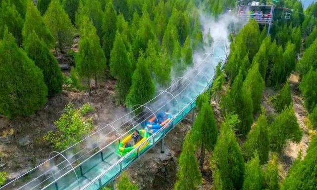 立即出发！带娃躲进济南25℃的清凉世界，玩漂流、泡沫秀、漫步玻璃栈道~