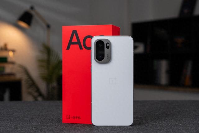 双十一必看！一加 Ace 6 满配骁龙 8 至尊 + 7800mAh 大电池，同价位无对手