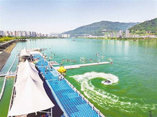 重庆开州区：文旅“出圈” 汉丰湖半年揽客422万人次