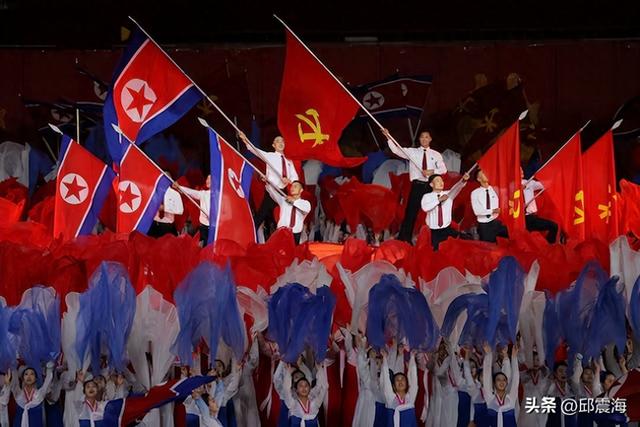中俄高官齐聚平壤，朝鲜夜间阅兵藏玄机，半岛信号直指美国