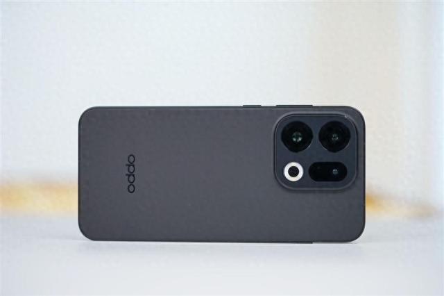 最强的超质感标准版！OPPO Find X9评测: 高参数高体验