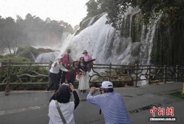 中越德天（板约）瀑布跨境旅游合作区出境游客量呈逐步增长态势
