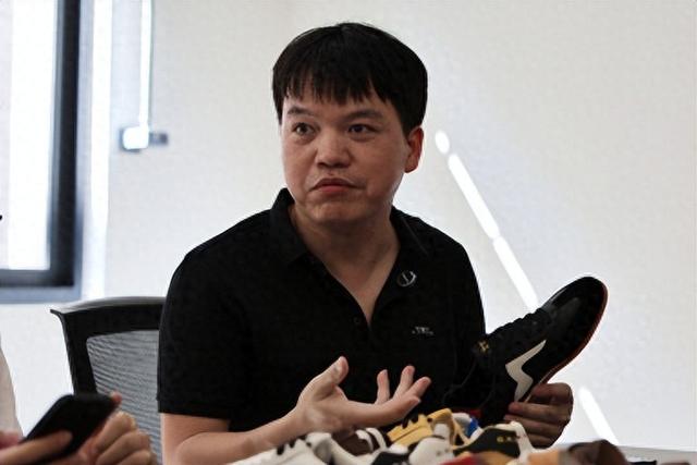 迈入亿元大关！“新晋江鞋”在拼多多上逆袭​