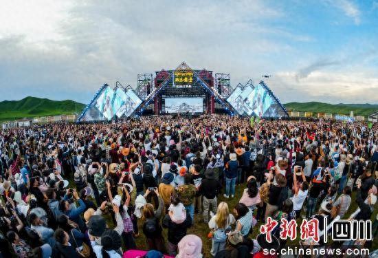 牧体旅融合 “音乐+”点燃红原夏日经济