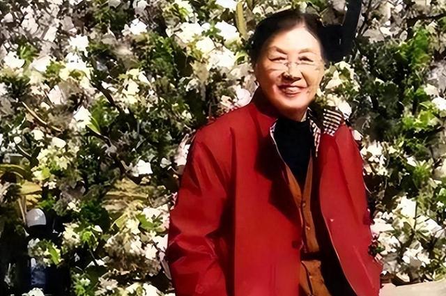 毛主席逝世后谢静宜被开除党籍，直言：我永远是党的女儿！