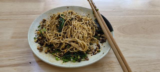 一车一人自驾游（十三）：高速路口遇大件运输，养老房逾期难收房