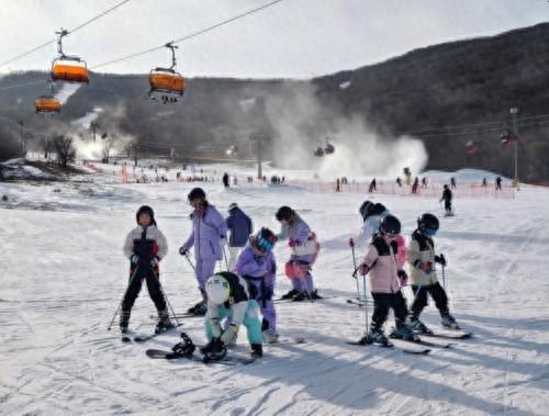 “雪假”激活冰雪热，消费势能如何精准释放？