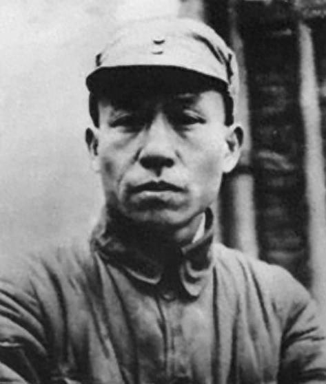 刘少奇当新四军政委时，发现两位人才，一个是粟裕，另一个是此人