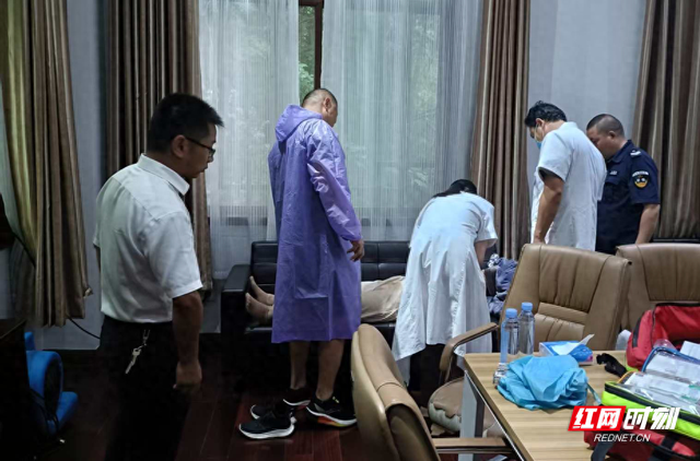 杨家界索道紧急救援突发疾病游客