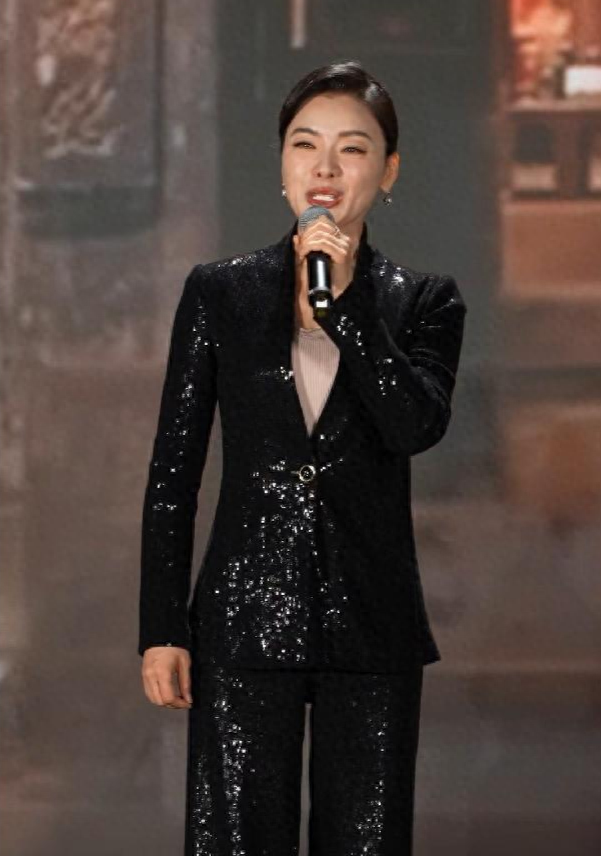 首发文旅消费十大精品品牌 陈思思唱响“美好新四川”