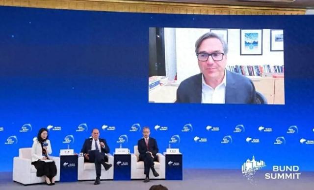 中美欧经济学家拆解AI的宏观经济含义：革命还是泡沫？通胀影响何解？谁将受益更多？