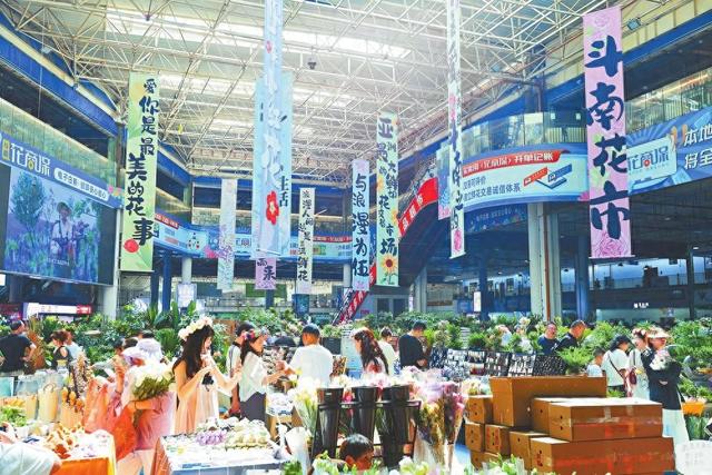 决胜“十四五” 迈上新台阶丨昆明转型：“旅游过境地”的留客之道