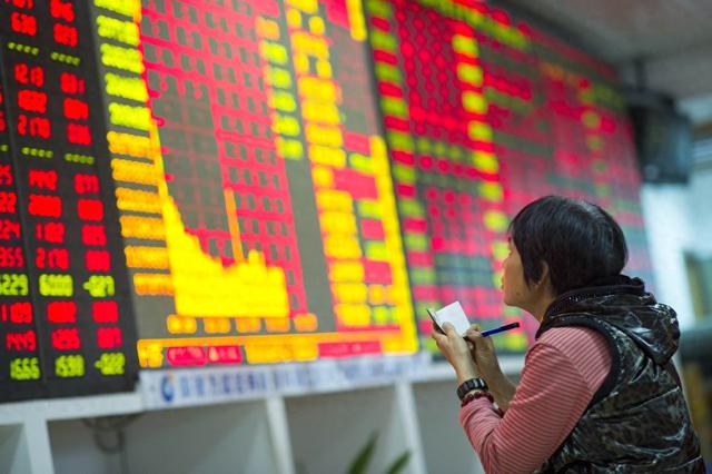 指数稳如“定海神针	”	，你的持仓在“偷偷掉血”？这几点早该看清