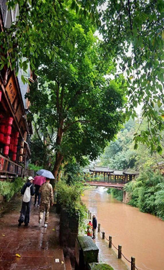 柳江古镇，与老兵军嫂约定：下次林芝桃花节，一起去西藏！