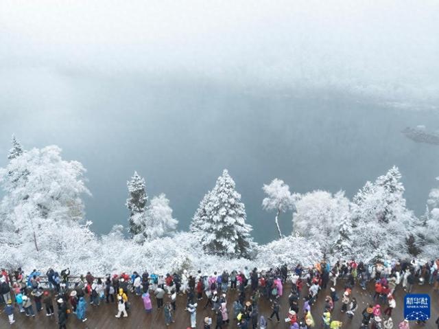九寨沟迎来降雪