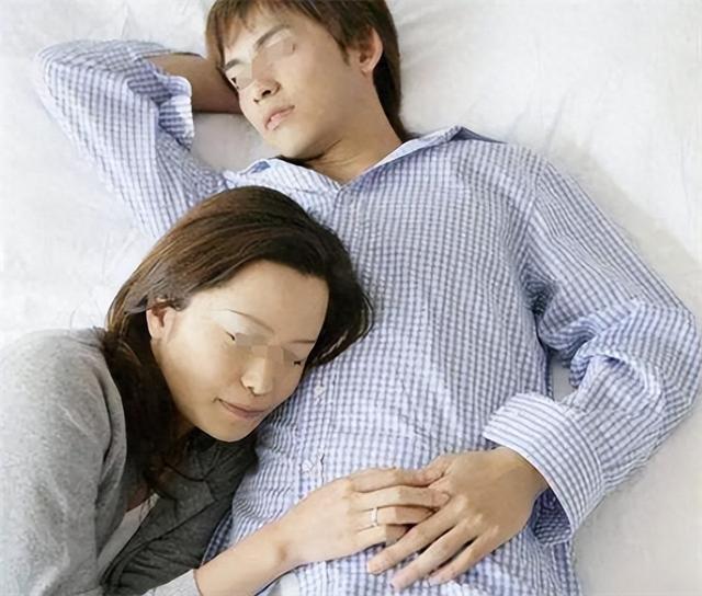 得了梅毒是什么样的症状（得了梅毒有什么症状身上会痒吗梅毒能治愈吗医生为你科普）