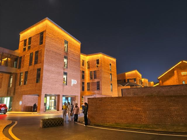 江西五日自由行：陶溪川周末夜市《十三》(2025·10·30～11·3)