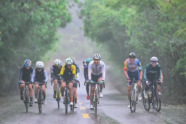 跟着赛事去旅行 | 骑到普洱思茅才知道 茶+咖=我的多巴胺双倍风暴