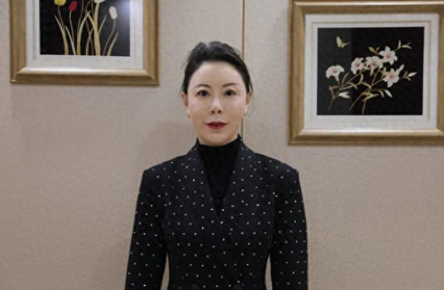 西宁城西区原副区长于媛媛被通报：收受皮草大衣、珠宝首饰，让管理服务对象交水电物业费